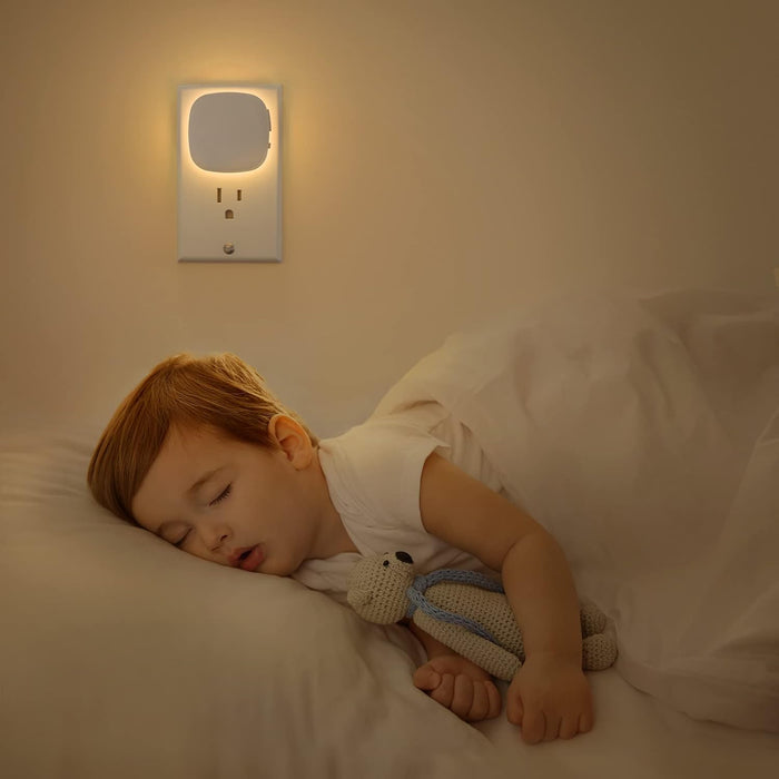 AUVON Plug-in Backlit Nightlight – Fire Resistant Casing for Bedroom, Hallway and Bathroom Safety