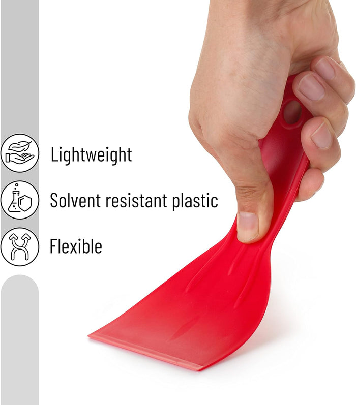 lightweight all-plastic build at only 6.7 ounces total