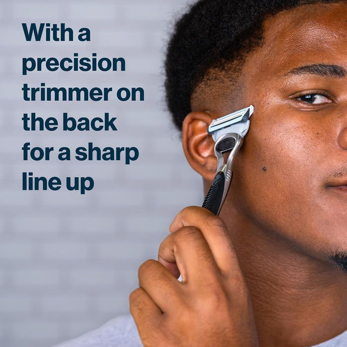 microcomb that guides hair to the blades for a controlled, comfortable shave