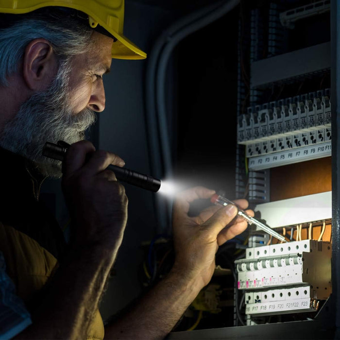 three lighting modes: high brightness, low brightness, and flash/strobe