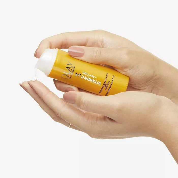 lightweight, fast-absorbing cream texture with no greasy residue