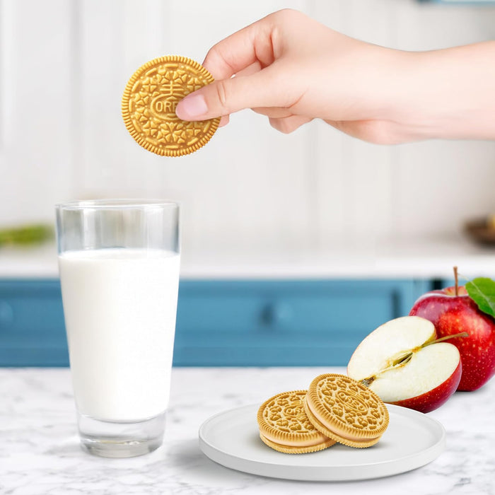 available in two flavor variants: apple pie à la mode and orange crème chocolate sandwich